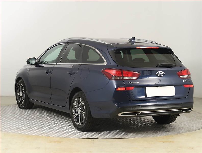 Hyundai i30 (2020) Family 1.5 T-GDI MHEV - fotka 4 z 22