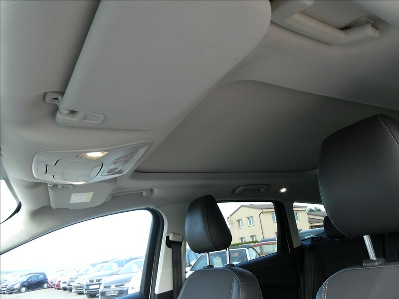 Ford Kuga 2,0 TDCi 110kW Panorama,naviga - fotka 37 z 45
