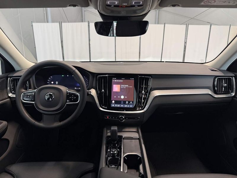 Volvo V60 (2026) B4 2.0L 197+14 HP AT7 FWD PLUS - fotka 7 z 24