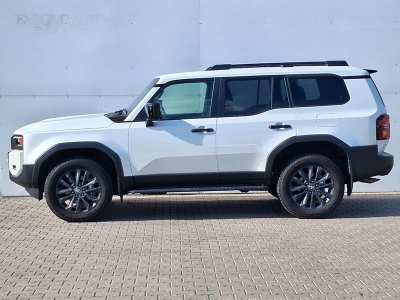 Toyota Land Cruiser 2.8 D-4D 6AT Executive MHEV AW - fotka 3 z 29