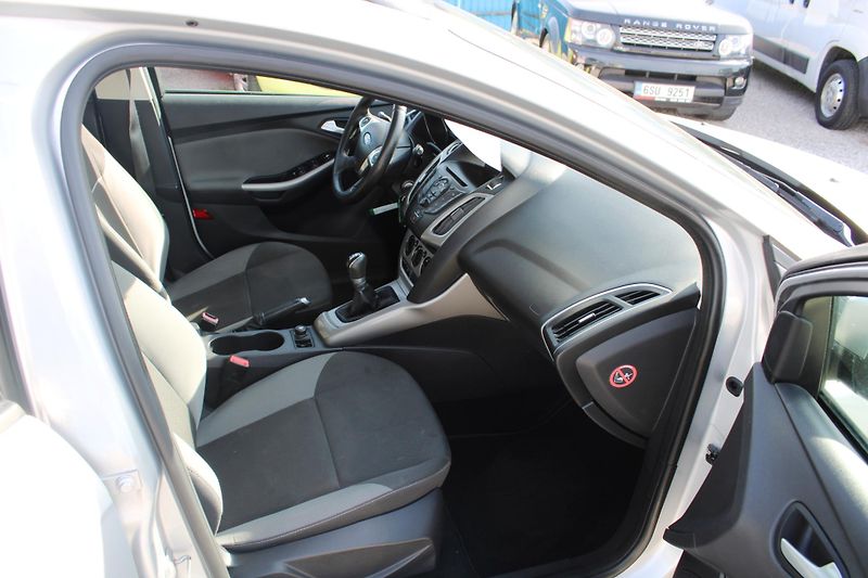 Ford Focus (2012) 1,6i KLIMA EL.OKNA PDC ESP - fotka 13 z 16