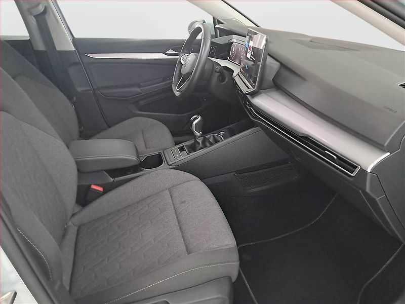 Volkswagen Golf (2025) Life 1.5 TSI - fotka 9 z 18