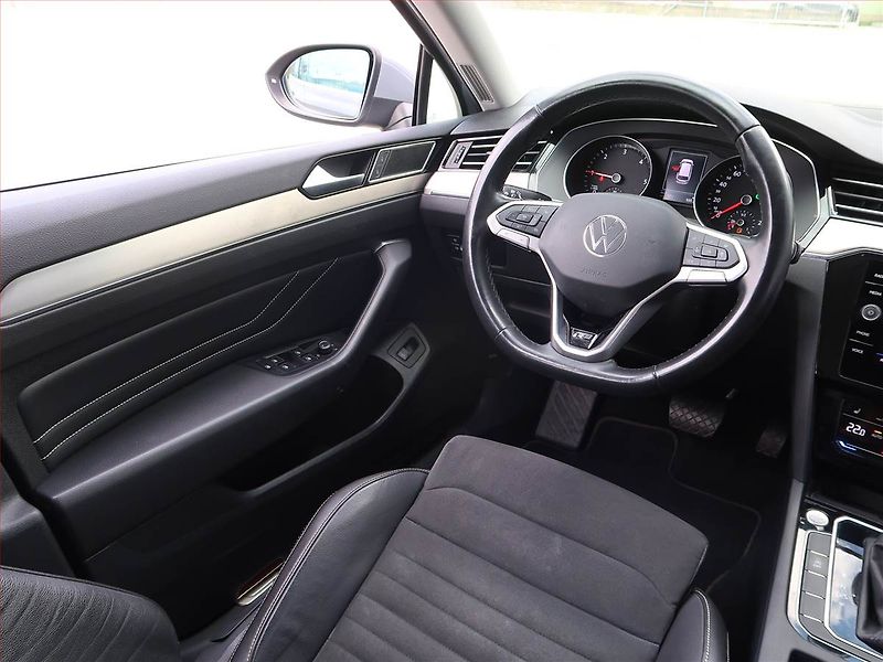 Volkswagen Passat (2022) Elegance 2.0 TDI - fotka 7 z 19