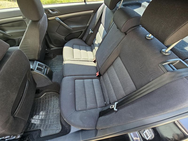 Škoda Octavia (2005) 2 1.9 TDI KLIMA - fotka 14 z 17