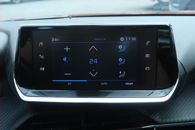 Peugeot 2008 (2020) 1.2 PureTech, Serv.kniha - fotka 16 z 21