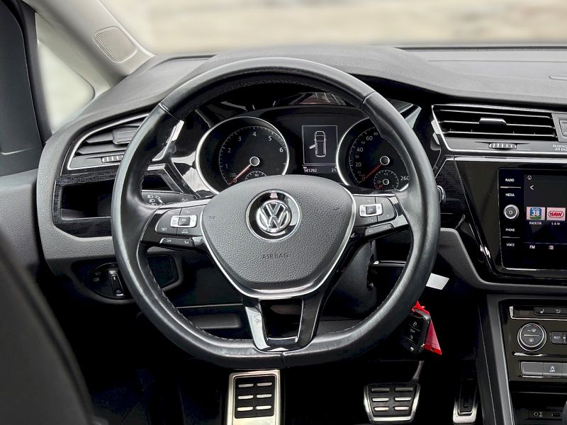 Volkswagen Touran (2017) 1.4 TSi 110kW DSG - fotka 17 z 33