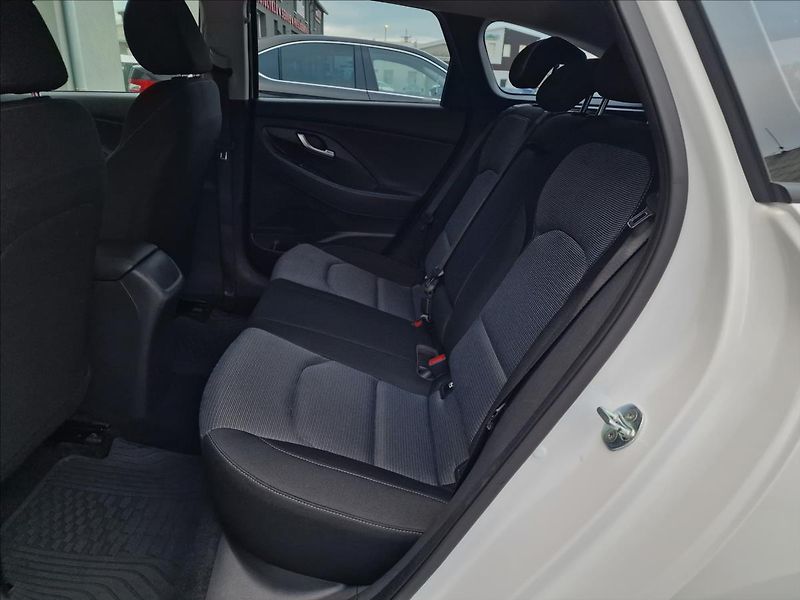 Hyundai i30 1.0 T-Gdi Comfort,ČR,1.Maj - fotka 16 z 47