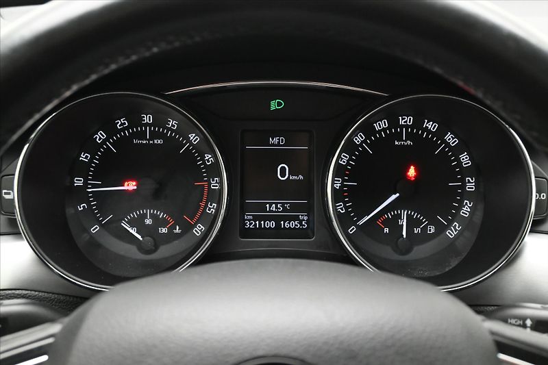 Škoda Superb 2,0 TDI 103 kW Ambition Servis - fotka 16 z 28