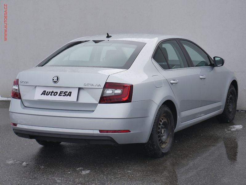 Škoda Octavia (2018) 1.6 TDi, ČR, Style, LED, navi - fotka 4 z 23