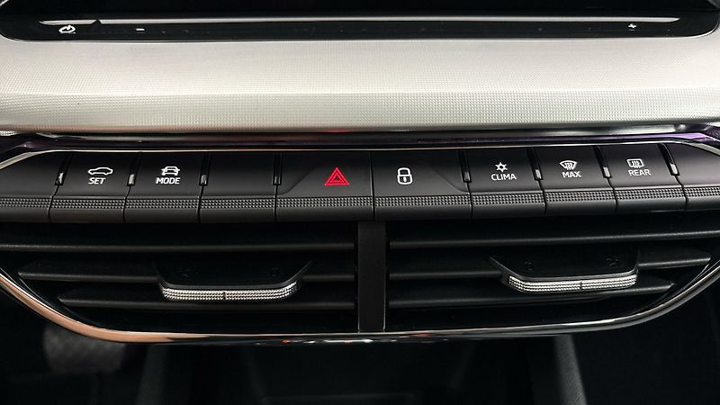 Škoda Octavia 2.0 TDI DSG Style Combi - fotka 13 z 27