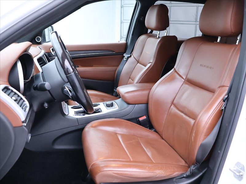 Jeep Grand Cherokee 3,0 CRDI 184kW Summit 4x4 CZ - fotka 13 z 43