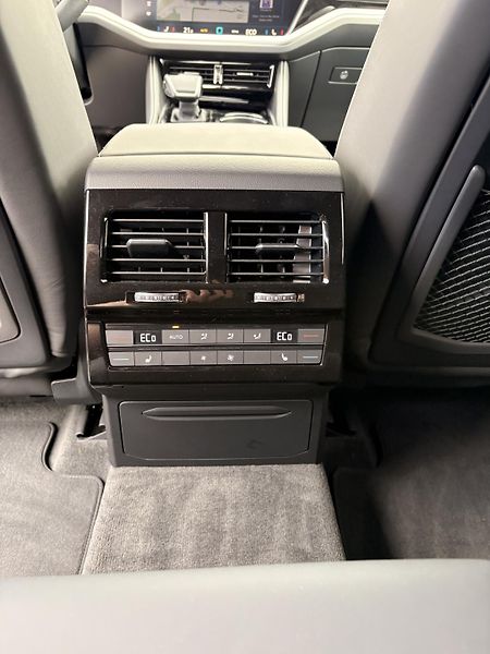 Volkswagen Touareg (2024) - fotka 21 z 44