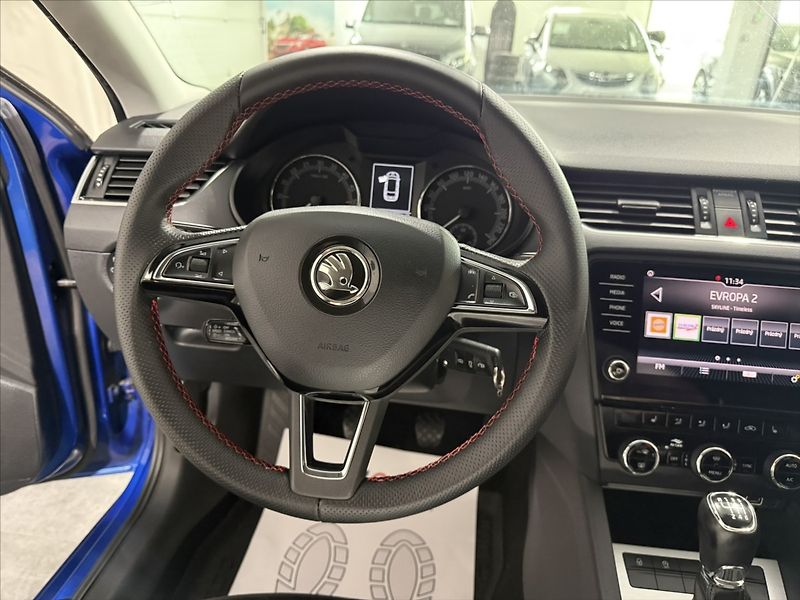 Škoda Octavia 2,0   TDI 110 kW DRIVE LED ACC - fotka 9 z 38
