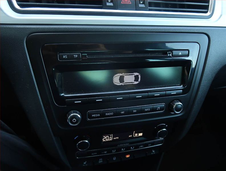 Škoda Rapid (2014) Spaceback 1.2 TSI, Tempomat - fotka 22 z 23