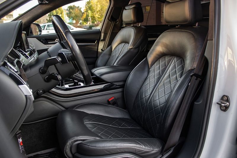 Audi S8 - fotka 12 z 30