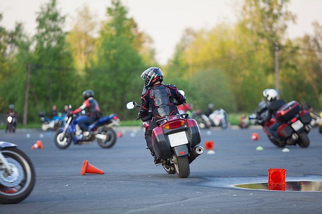 Gymkhana - soutěže a radovánky motoristických nadšenců., zdroj: Shutterstock