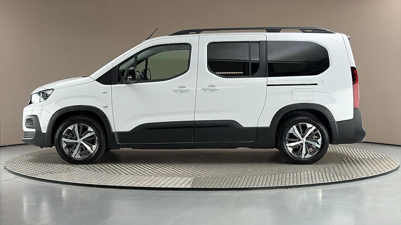 Peugeot Rifter 50 kWh AUT GT Long - fotka 4 z 25