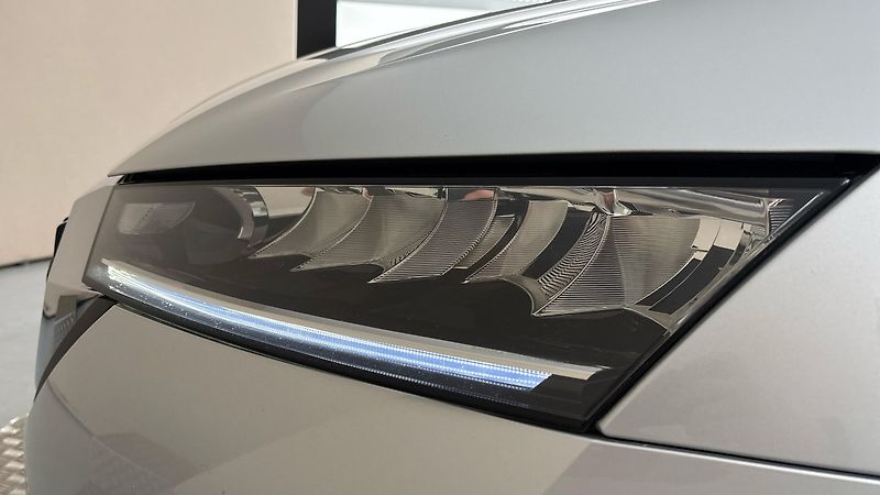 Škoda Octavia 2.0 TDI Ambition Combi - fotka 18 z 24