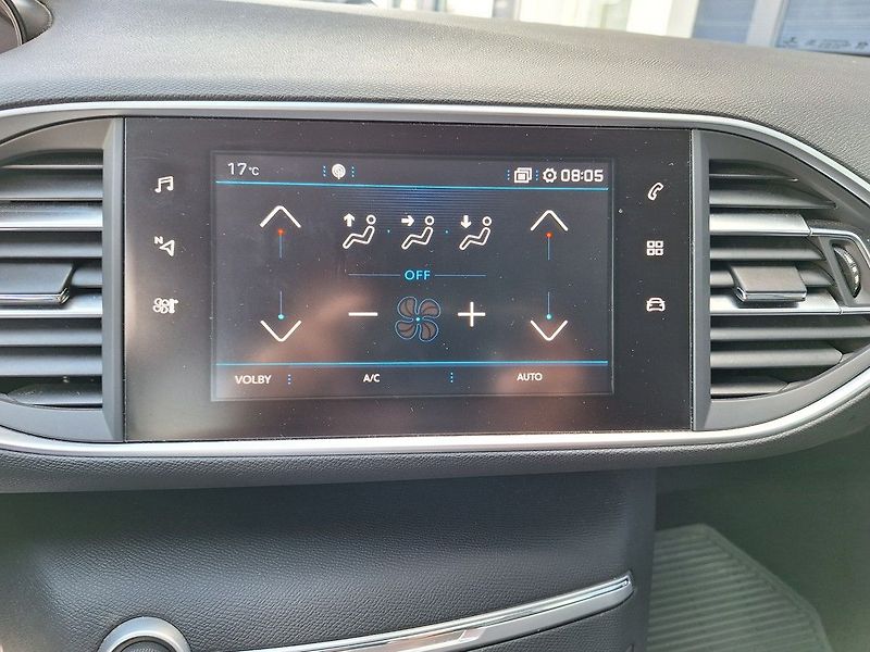 Peugeot 308 (2018) SW ALLURE 1,2PT 130k M6 - fotka 16 z 18
