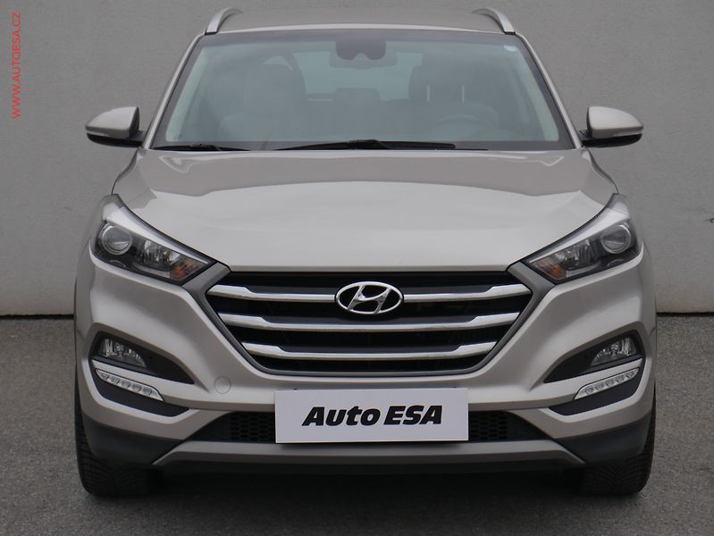 Hyundai Tucson (2015) 1.7 CRDi, ČR, AC, výhřev sed. - fotka 2 z 23