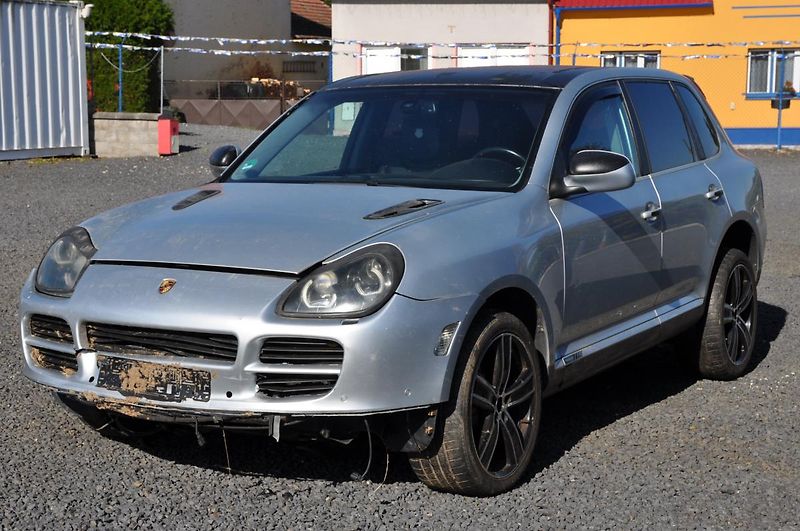 Porsche Cayenne 4.5i V8 250kW - fotka 1 z 11
