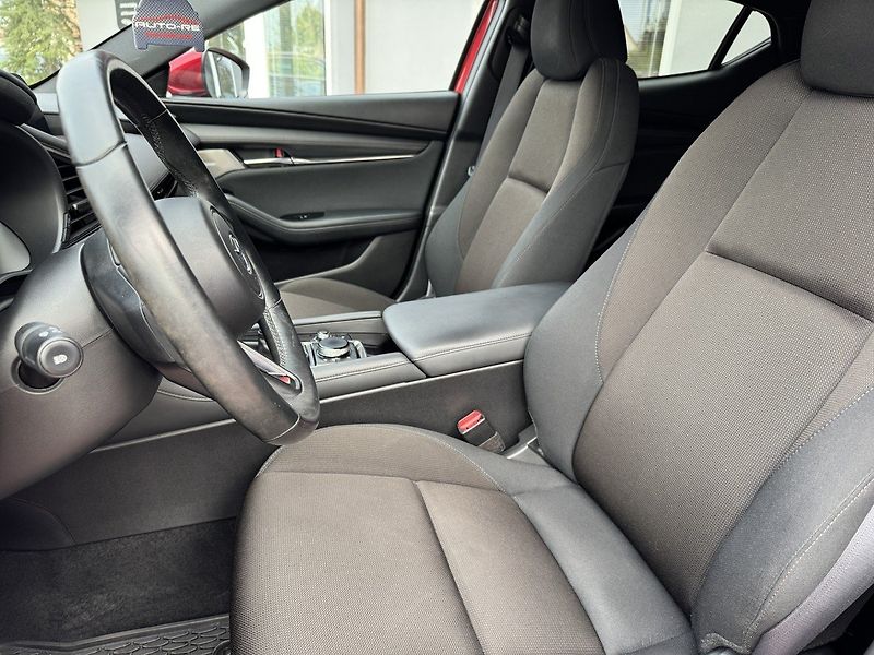 Mazda 3 (2019) 2.0i G-122 Ad.LED Bose Kamera - fotka 28 z 49