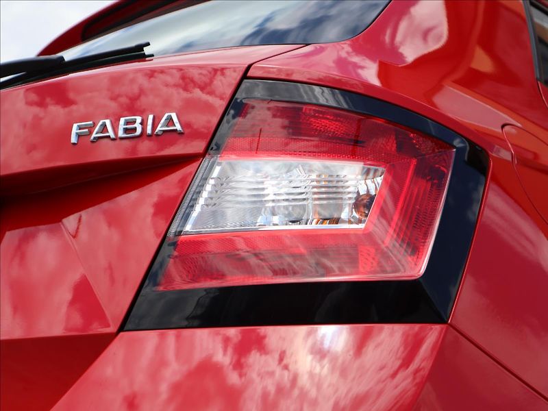 Škoda Fabia 1,0 MPI Active, Klima - fotka 25 z 35