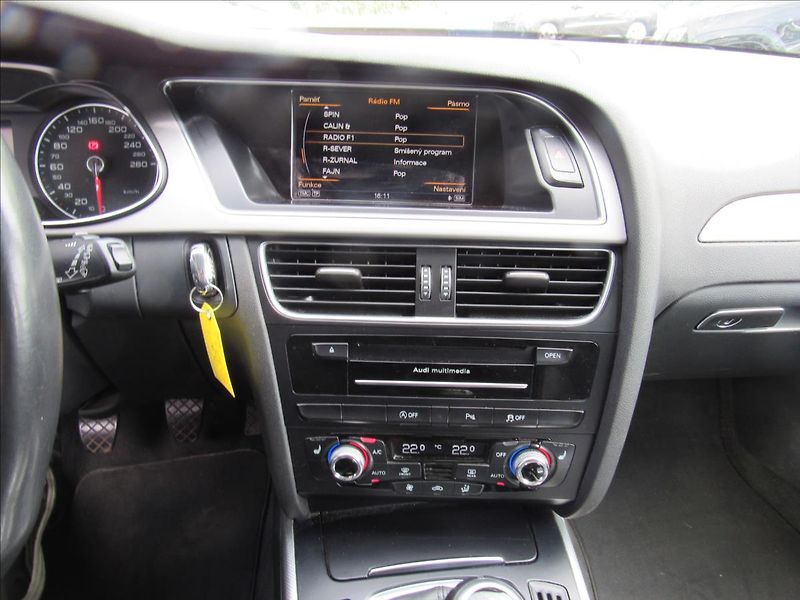 Audi A4 Avant 2,0 TDi 130KW Attraction - fotka 15 z 36