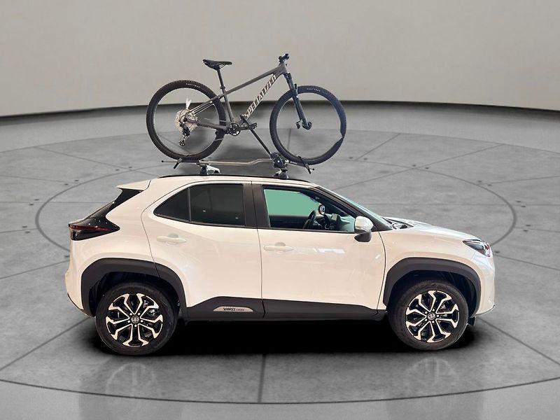 Toyota Yaris (2024) Style      Cross MC24 - - fotka 7 z 12
