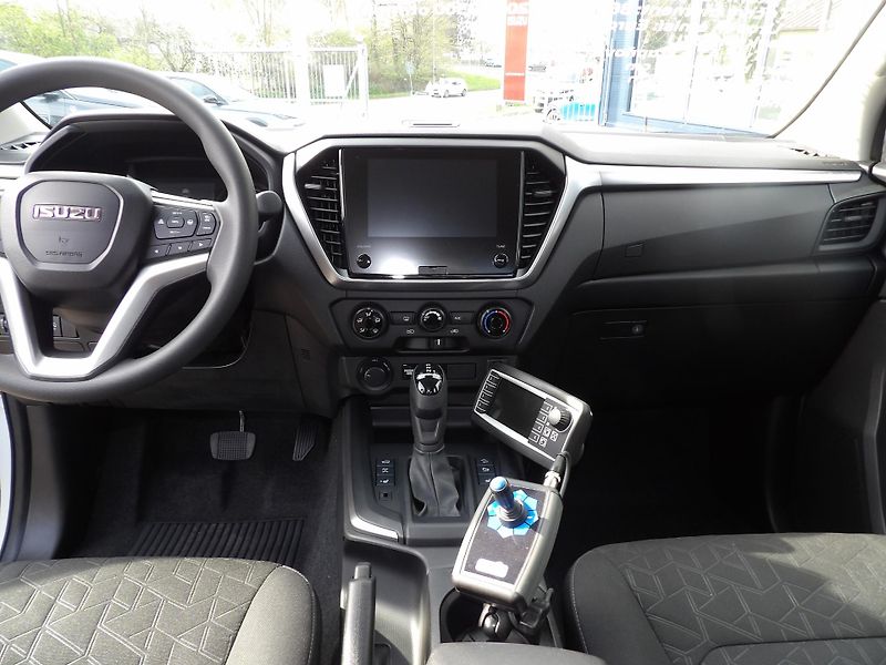 Isuzu D-Max (2026) LS 2.2L 163K 4x4 8st. A/T - fotka 25 z 46