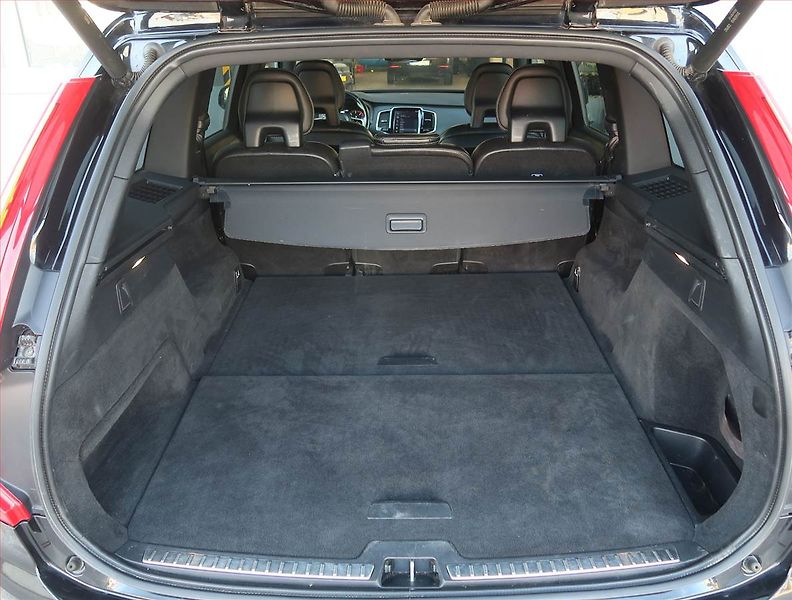 Volvo XC90 (2015) D4 - fotka 14 z 23