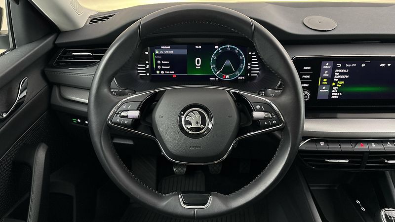 Škoda Octavia 1.5 TSI Ambition - fotka 9 z 25