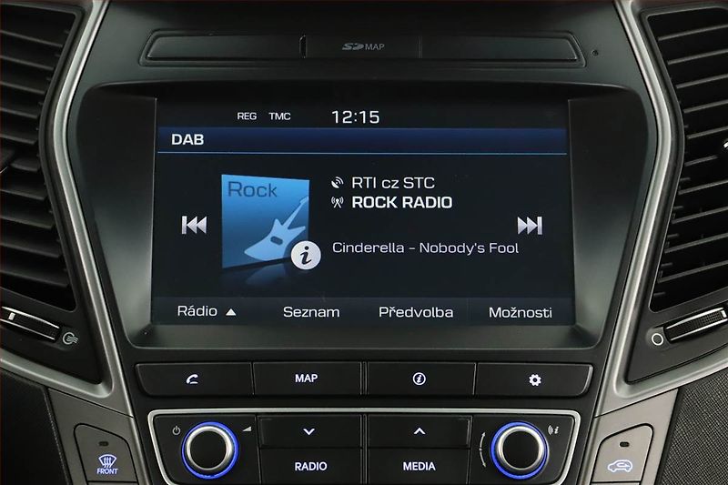 Hyundai Santa Fe (2017) 2.2 CRDi Blue, 4X4, Automat - fotka 15 z 20