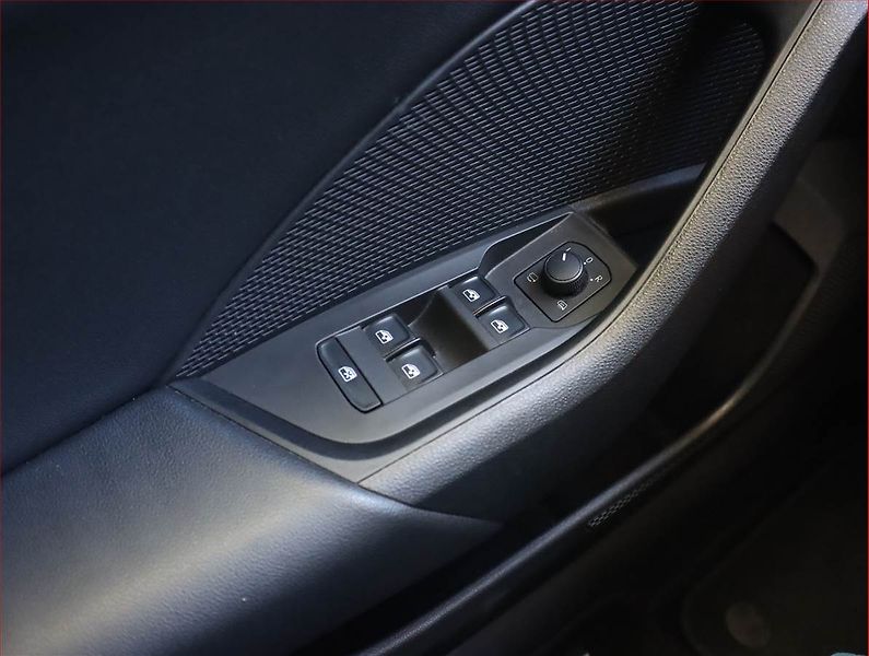 Škoda Octavia (2022) Ambition Plus 1.0 TSI e-tec - fotka 21 z 24