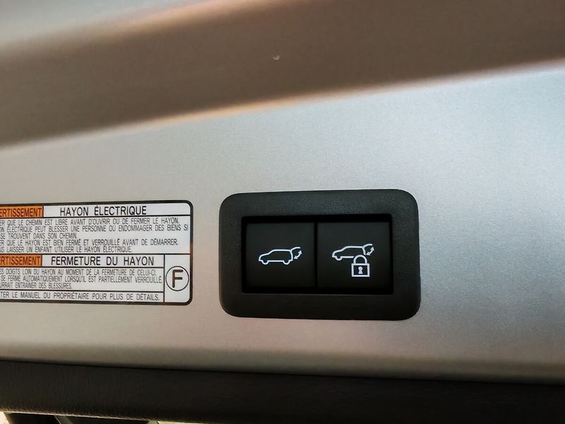 Toyota Corolla Cross 1.8 Hybrid eCVT FWD Style Tech - fotka 36 z 39