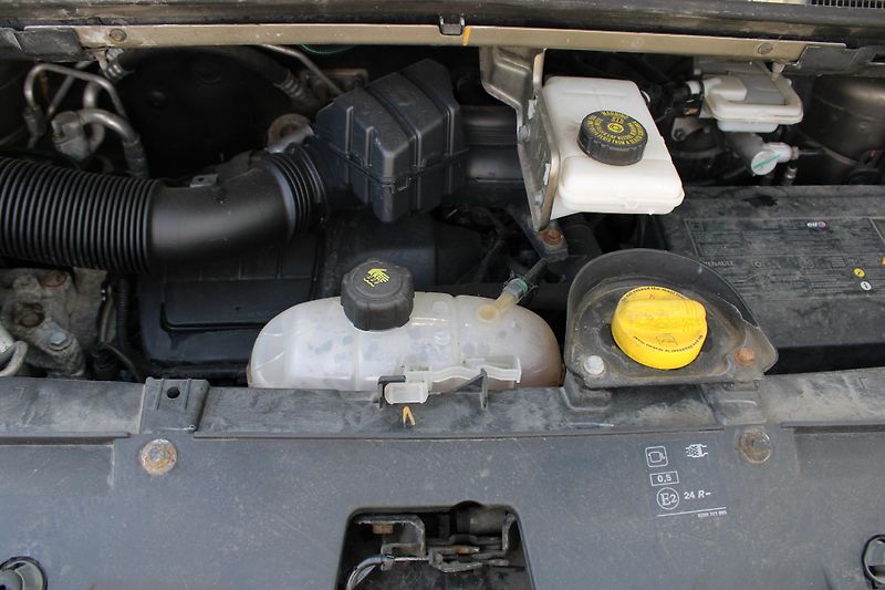 Renault Trafic 1.6DCI L2H1 9.míst+klima 85kw - fotka 17 z 18