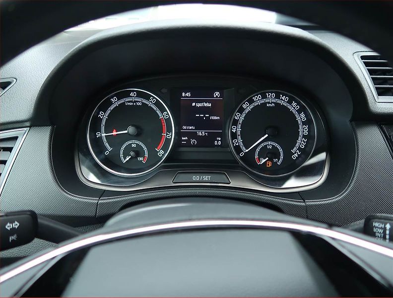 Škoda Fabia (2021) Ambition 1.0 TSI, ČR,1.maj - fotka 11 z 17