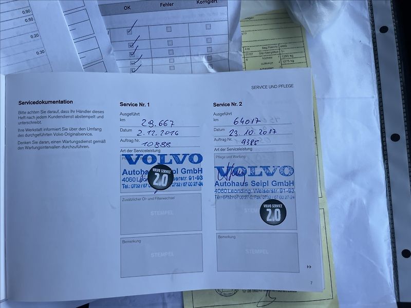 Volvo XC60 2,4 D4 Geartronic Kinetic AWD - fotka 33 z 41
