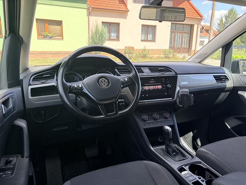 Volkswagen Touran 2.0TDI DSG TAŽNÉ - fotka 12 z 37