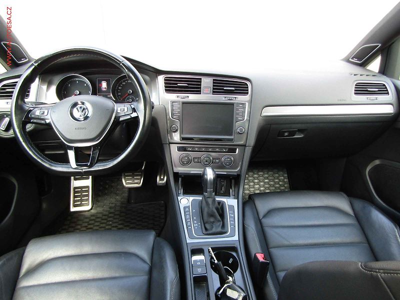 Volkswagen Golf (2015) 2.0 TDi 4x4, Alltrack, DSG - fotka 8 z 17