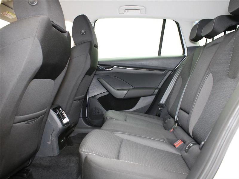 Škoda Octavia 2,0 TDi MT Ambition 47tkm. ČR - fotka 7 z 23