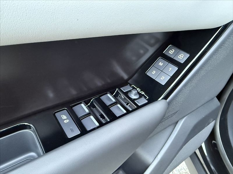 Land Rover Range Rover Velar 3,0 AUTOBIOGRAPHY D300 - fotka 13 z 37