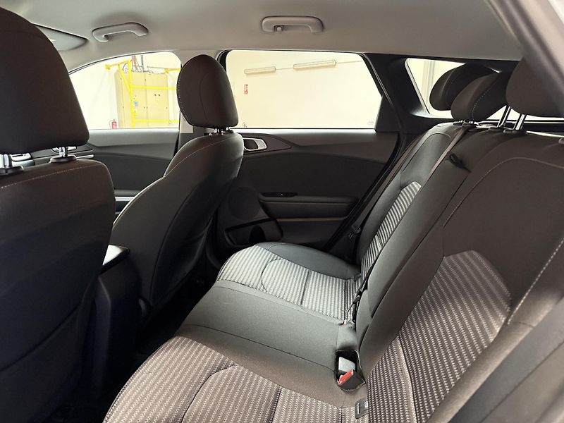 Kia Ceed 1.5 T-GDI 118kW Top SW - fotka 11 z 13
