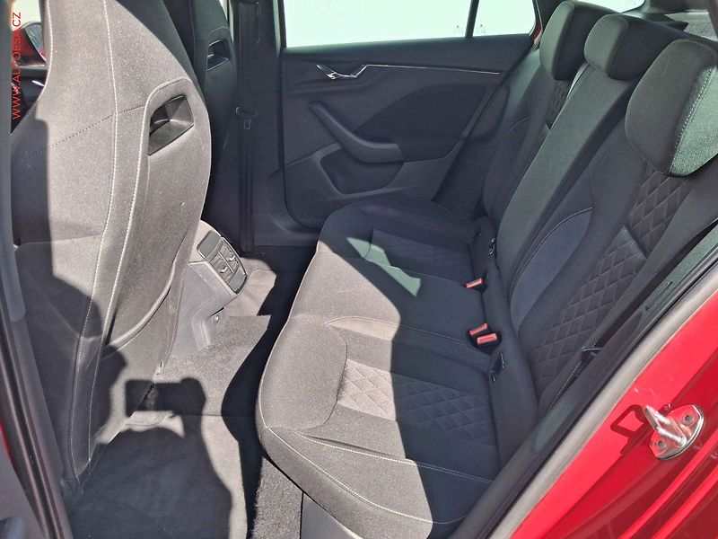 Škoda Kamiq (2020) 1.6TDi, 1.maj, Style - fotka 10 z 17