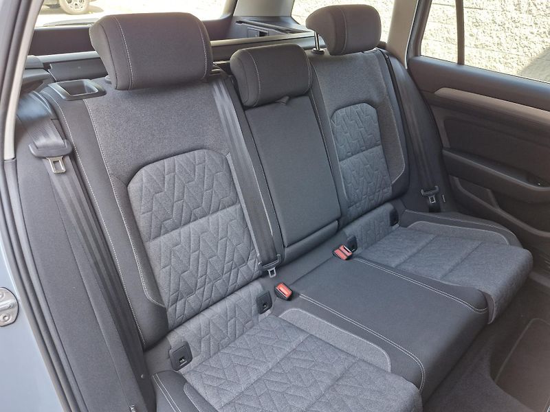 Volkswagen Passat 2,0TDi BMT 110kw DSG, Business - fotka 15 z 43