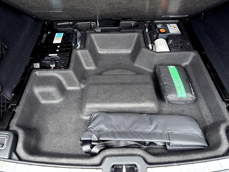 Volvo XC60 B5 AWD PLUS DARK +komplety kol - fotka 17 z 49