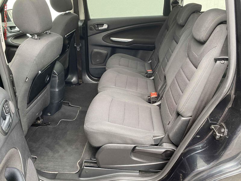 Ford Galaxy (2012) 2.2 TDCi, AT, xenon, park - fotka 10 z 16