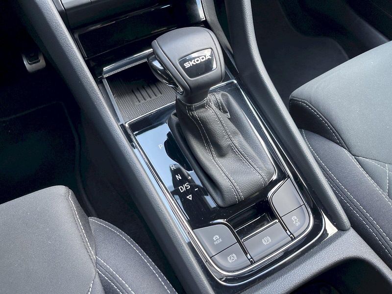 Škoda Karoq (2025) 1.5 TSI 110 kW DSG SportLine - fotka 13 z 35