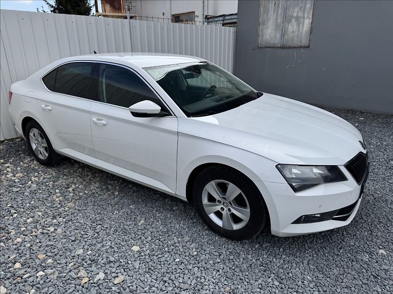 Škoda Superb 2,0 TDI 140kW ACC - fotka 7 z 50