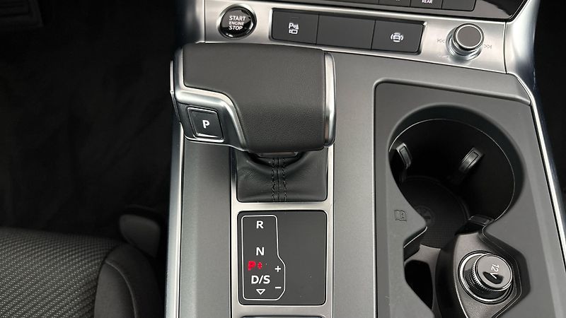 Audi A6 2.0 45TFSI S Tronic Avant - fotka 22 z 25